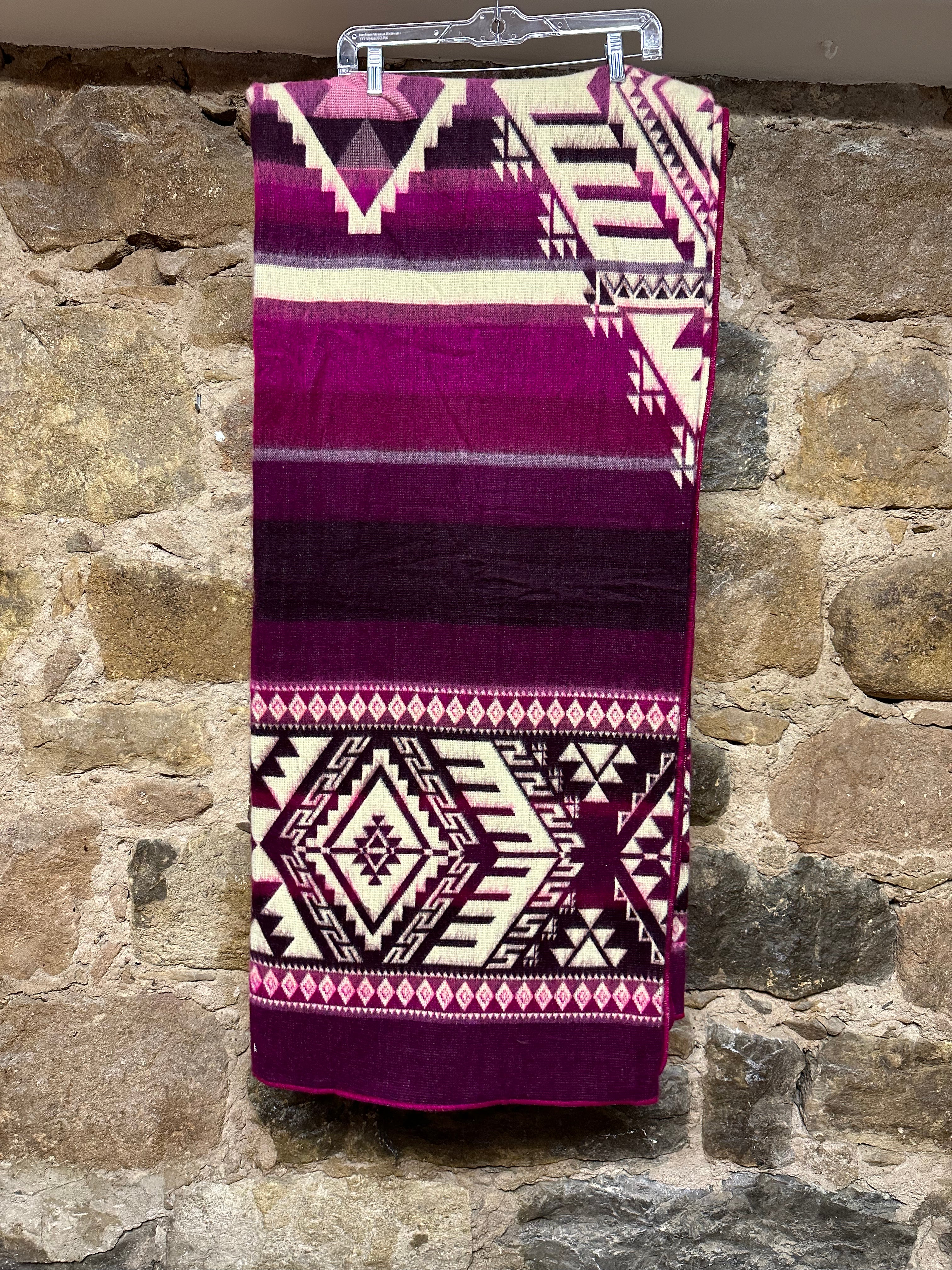 Rombo Design Wool Blanket